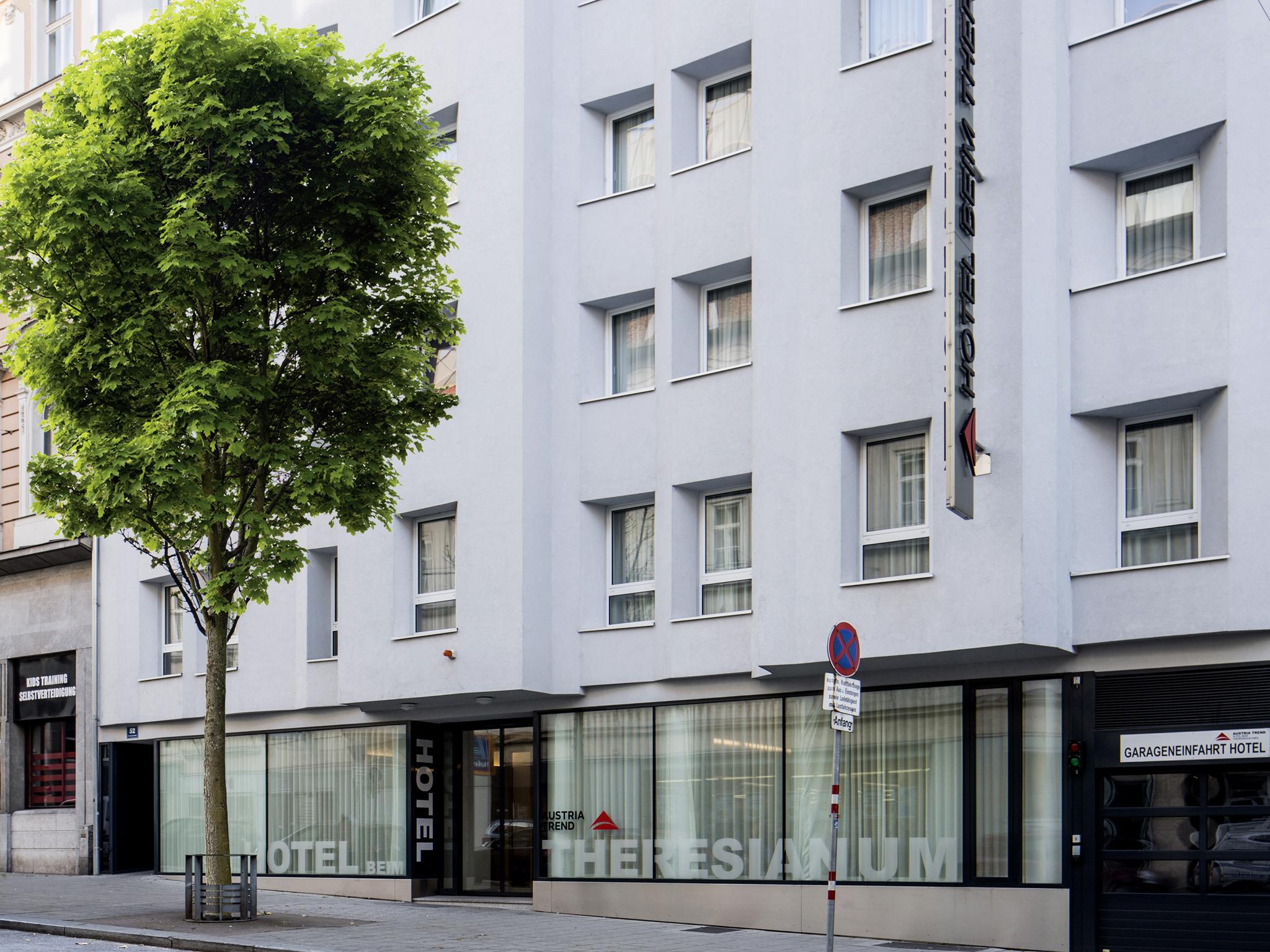 Austria Trend Hotel beim Theresianum Wien Exterior foto