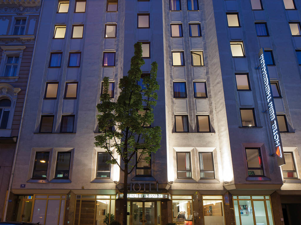 Austria Trend Hotel beim Theresianum Wien Exterior foto