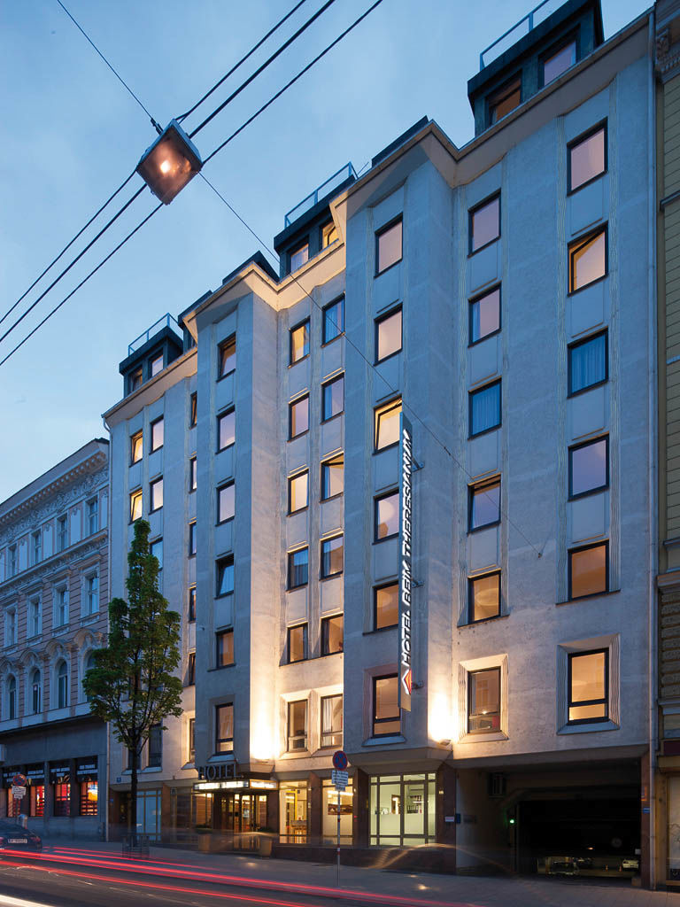 Austria Trend Hotel beim Theresianum Wien Exterior foto