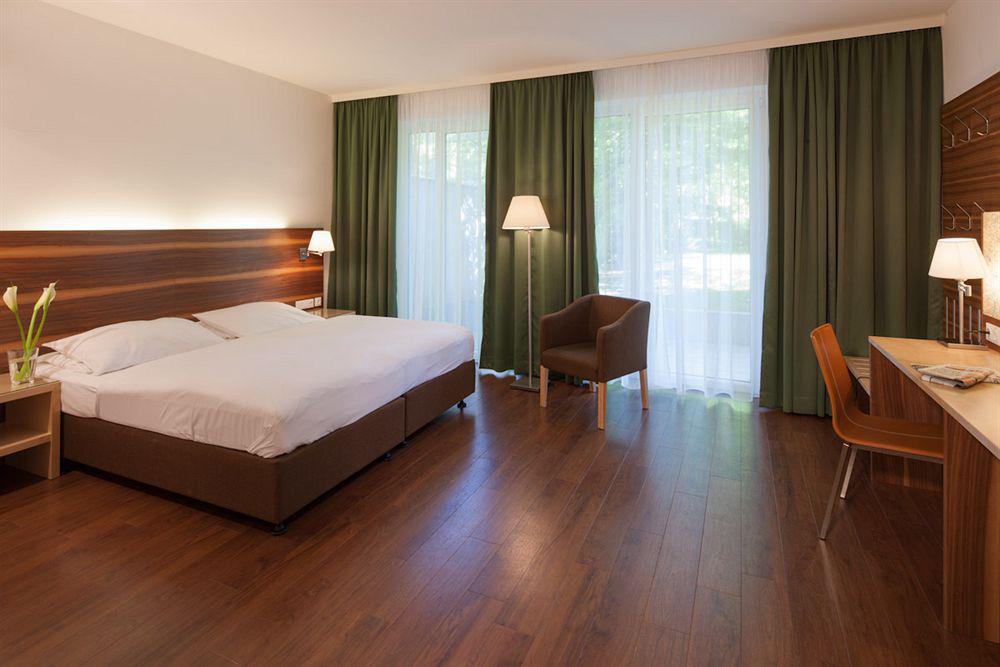 Austria Trend Hotel beim Theresianum Wien Zimmer foto